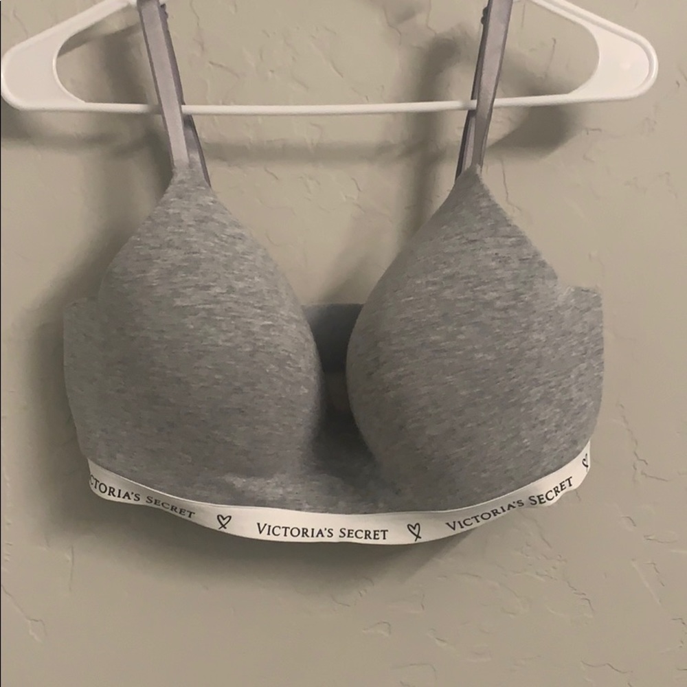 Brand new VS T-shirt bra
